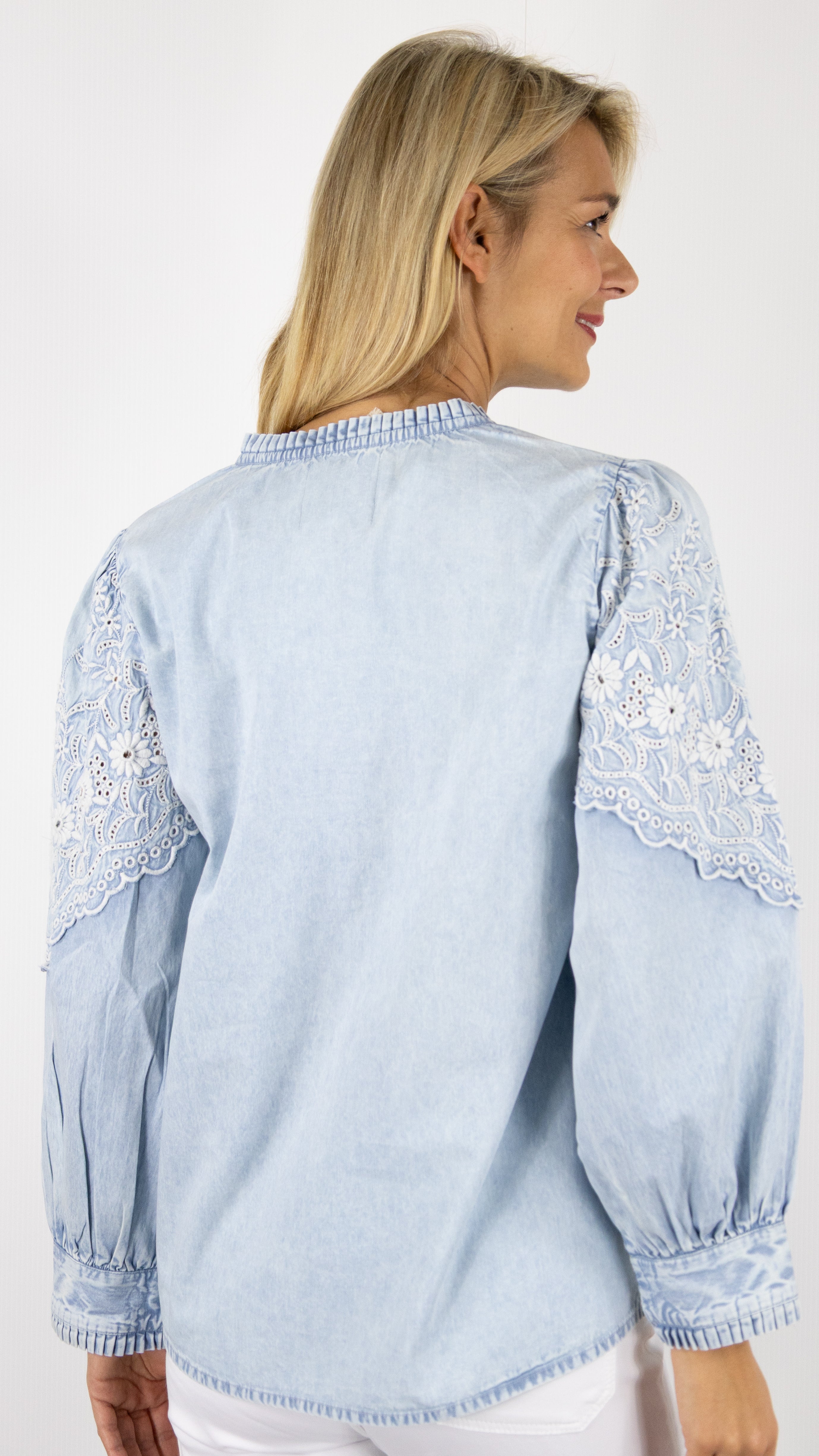 CHEMISE BRODEE CIEL ET CHAMBRAY STUDIO PARISIEN MIA 