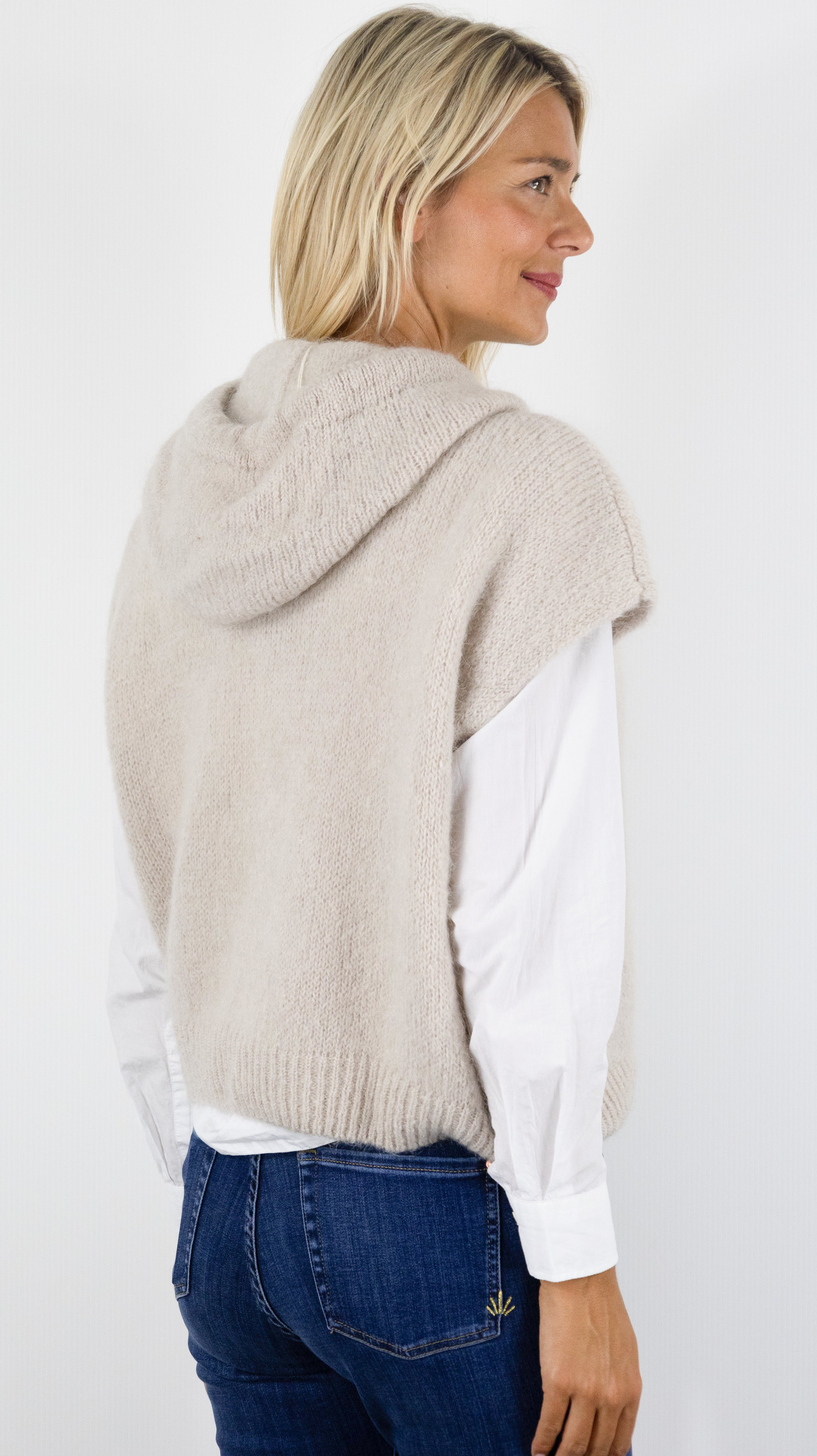 GILET SANS MANCHES A CAPUCHE POUR FEMME MN7743 NAIS#COLOR_BEIGE