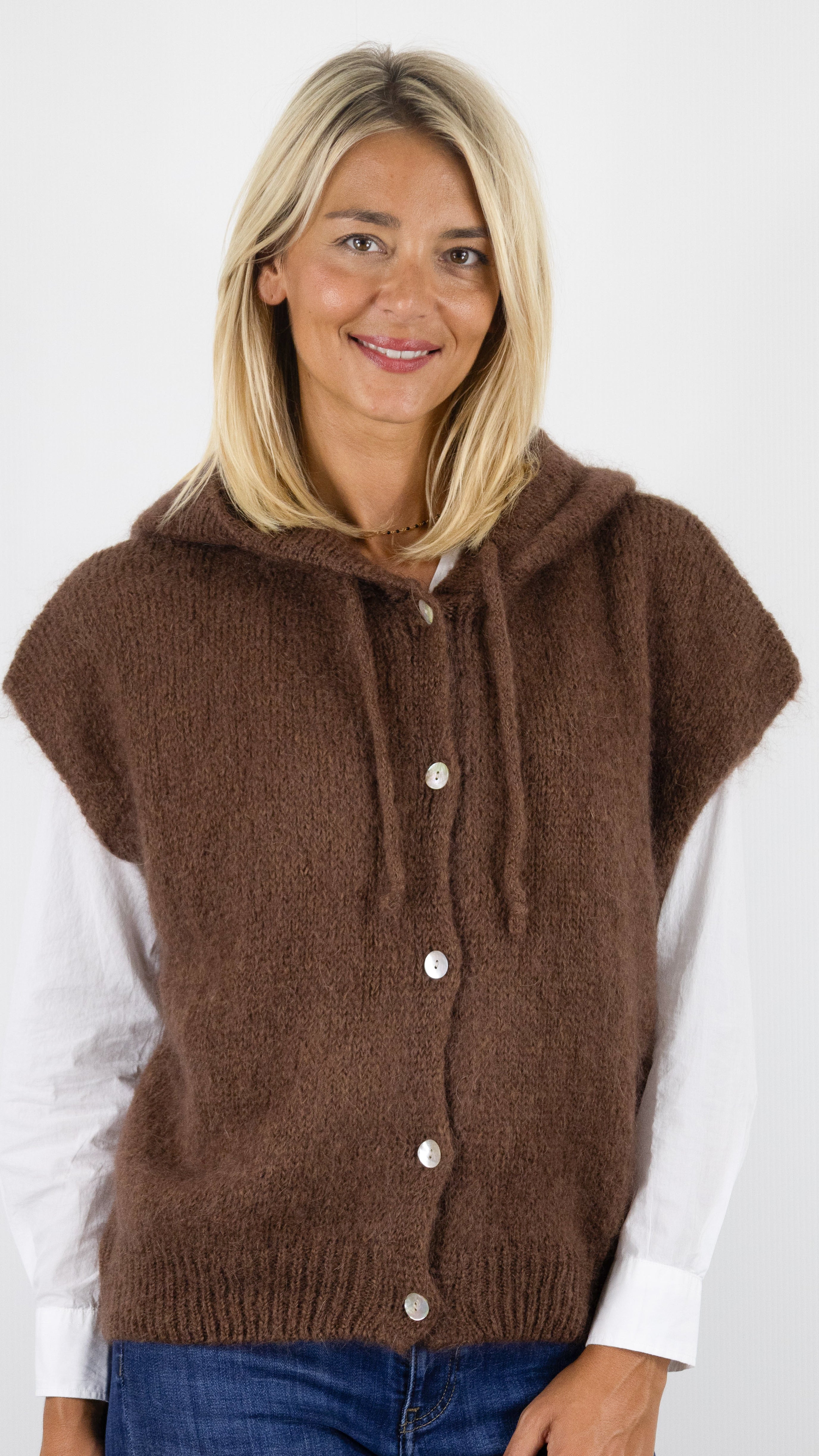 GILET SANS MANCHES A CAPUCHE POUR FEMME MN7743 NAIS#COLOR_CHOCO