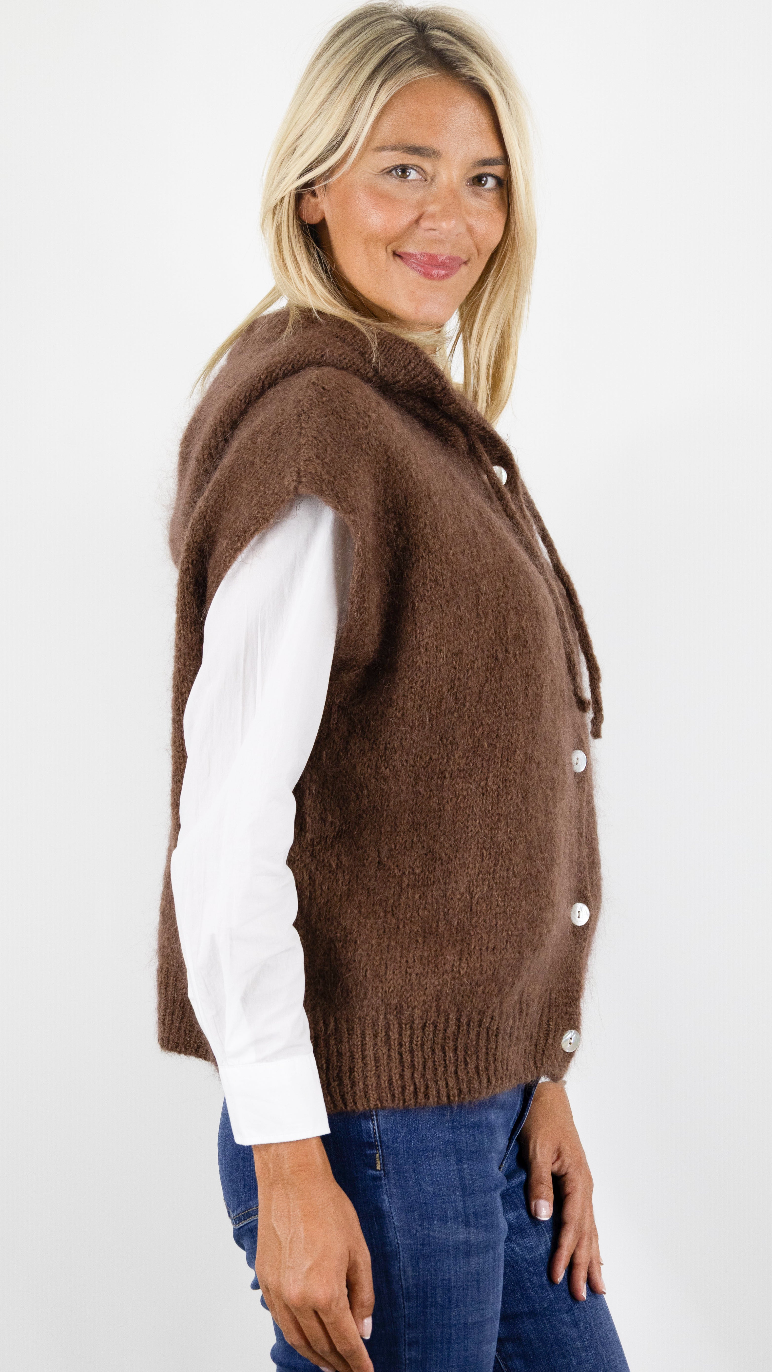 GILET SANS MANCHES A CAPUCHE POUR FEMME MN7743 NAIS#COLOR_CHOCO