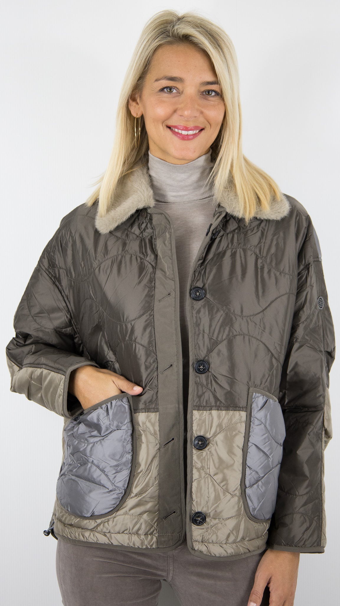 VESTE MATELASSEE REVERSIBLE AVEC COL FOURRURE AMOVIBLE POUR FEMME DARK TAUPE BLONDE N°8 MOORE