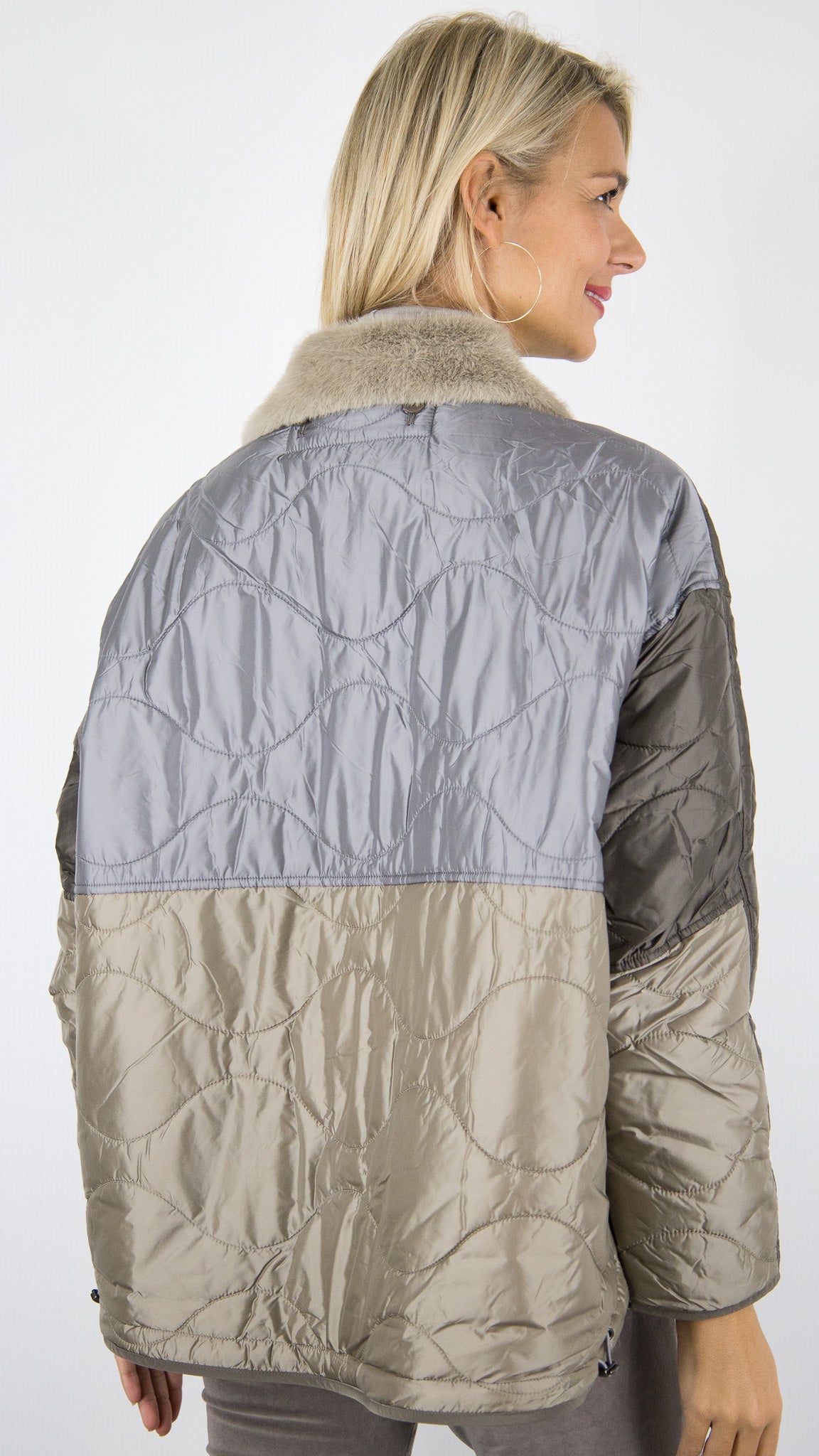 VESTE MATELASSEE REVERSIBLE AVEC COL FOURRURE AMOVIBLE POUR FEMME DARK TAUPE BLONDE N°8 MOORE