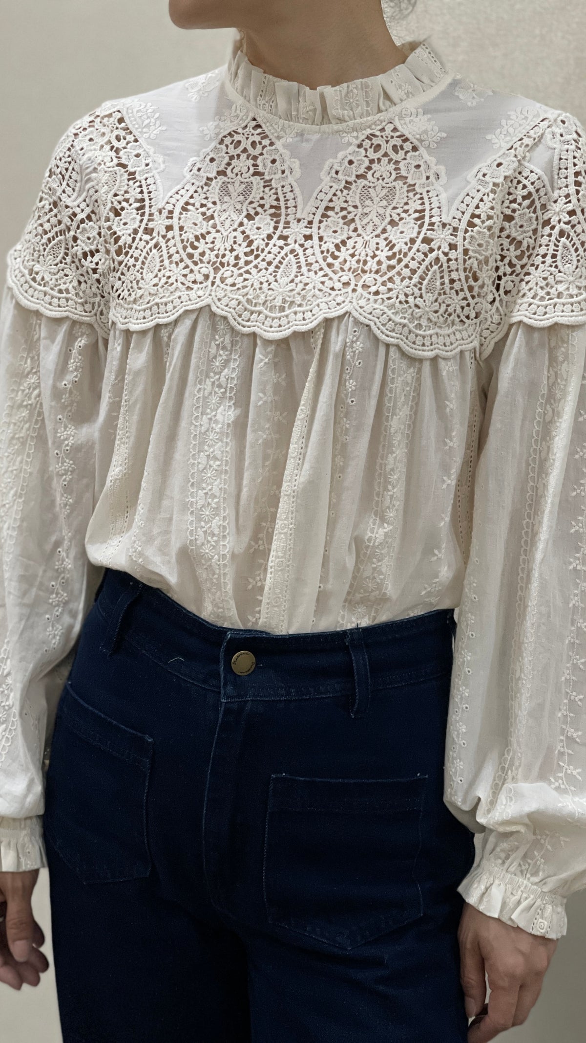 BLOUSE DENTELLE BRODEE ECRUE POUR FEMME IT HIPPIE M699-44 