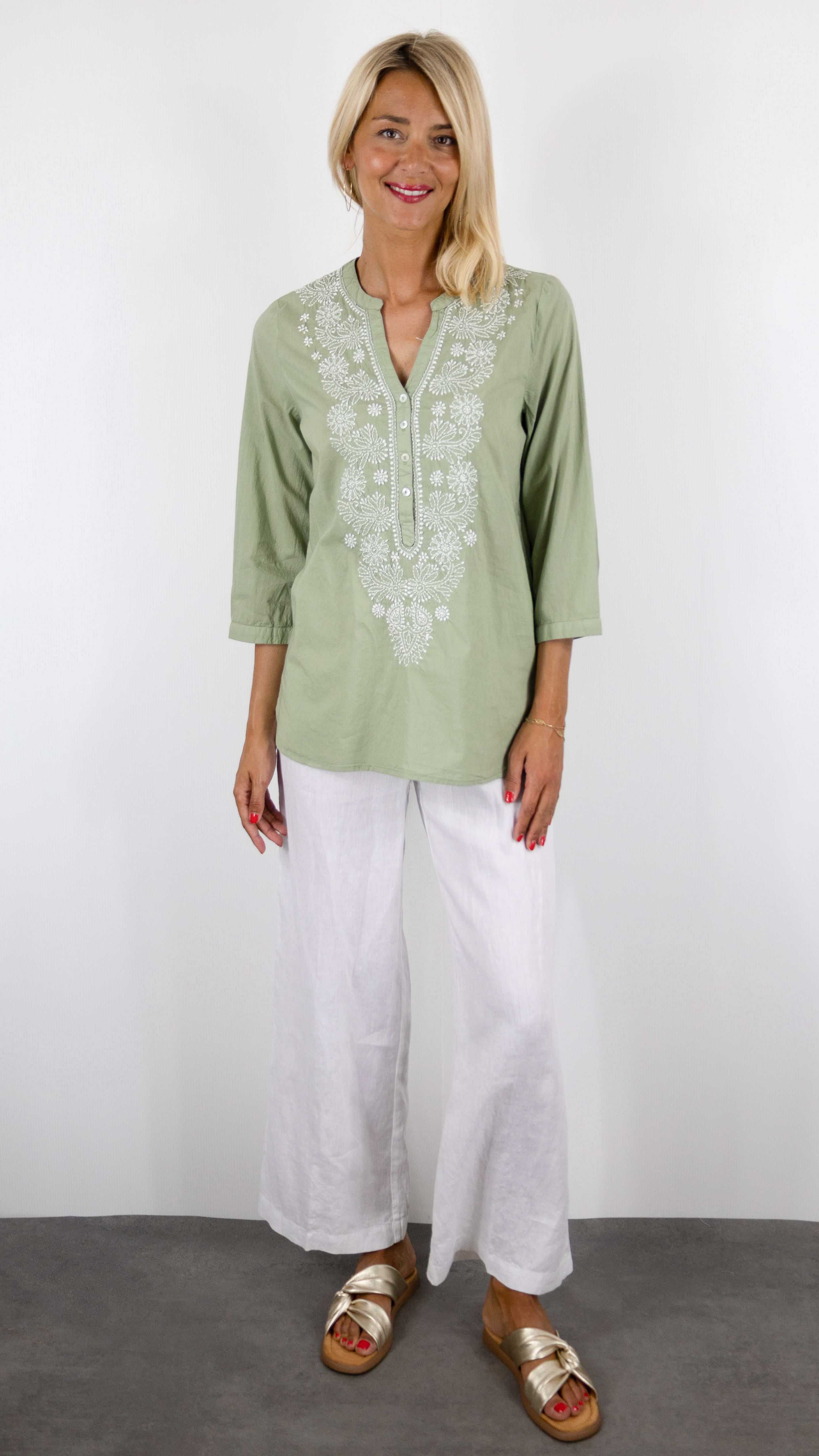 Blouse col tunisien, manches 3/4, Détails broderies en coton 
#COLOR_2551tea