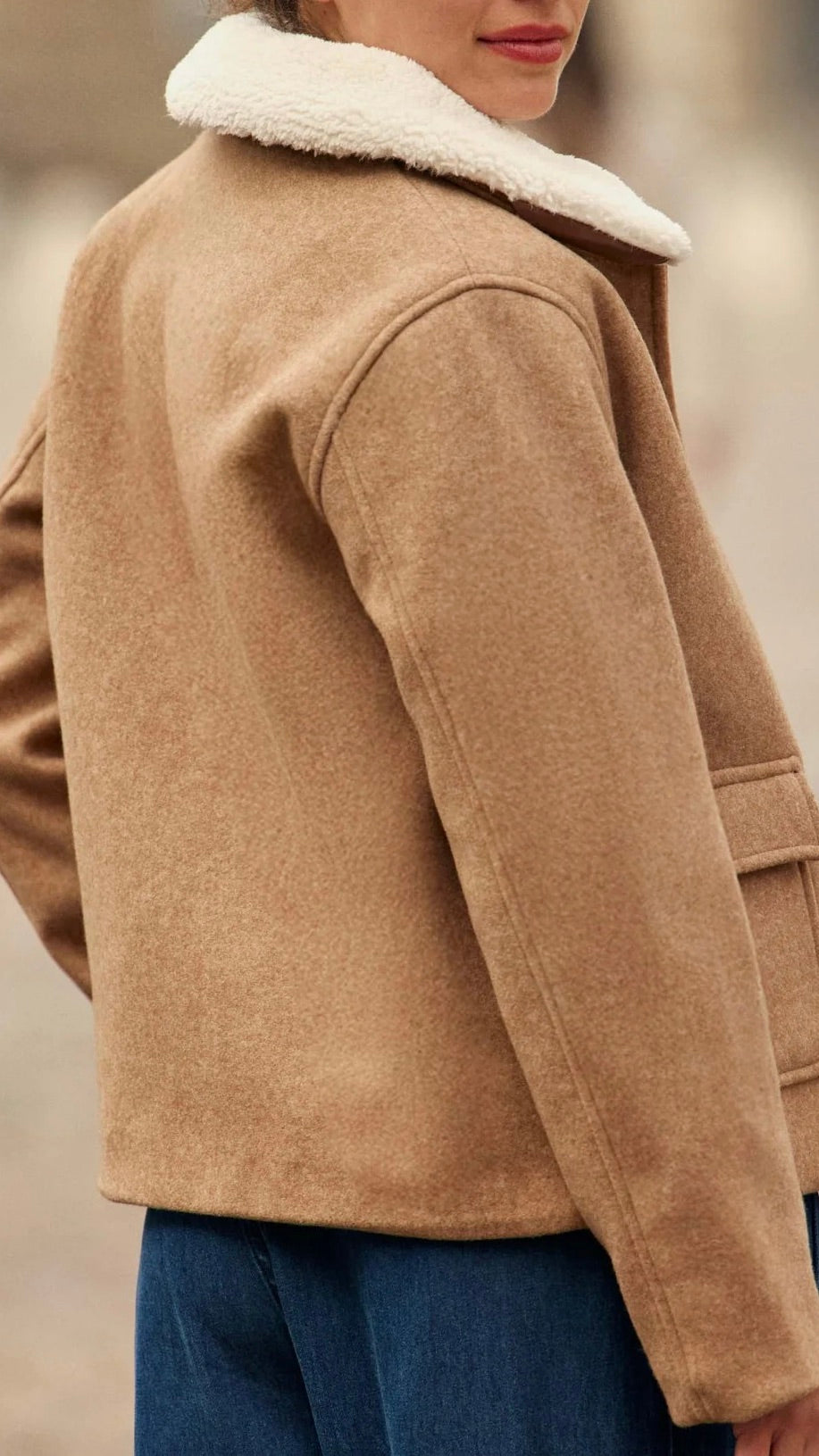 MANTEAU COURT AVEC COL FAUSSE FOURRURE POUR FEMME CAMEL LA PETITE ETOILE NATTIE