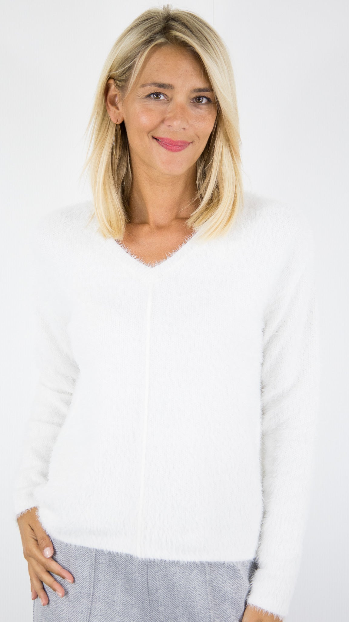 PULL DROIT POILU BLANC POUR FEMME BIANCA OLINDE 68034