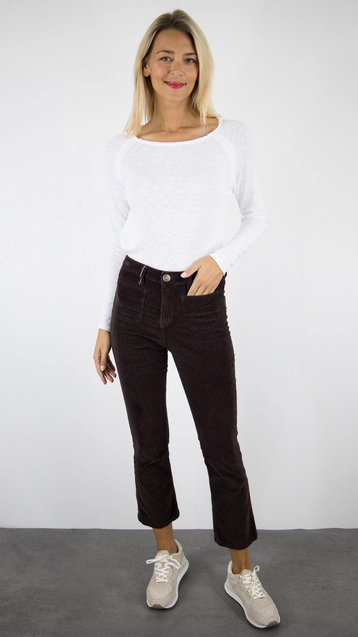 PANTALON EVASE 7/8 EN VELOURS COTELE POUR FEMME  ISLOW OLIVIA BIG CORD#COLOR_BRUN/CHOCO