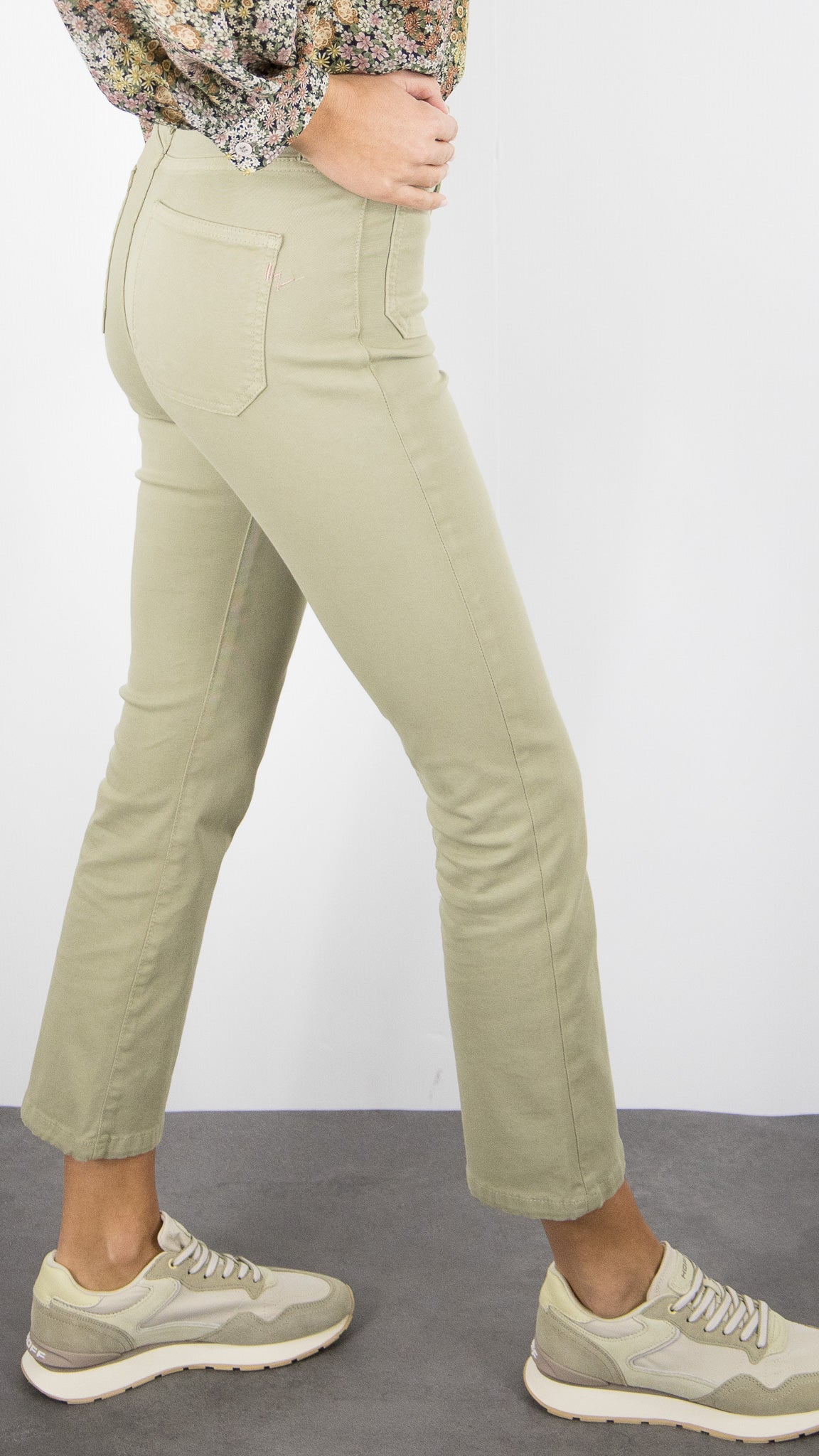 PANTALON EVASE 7/8 OLIVIA DRILL PES ISLOW#COLOR_TILLEUL/VERVEINE