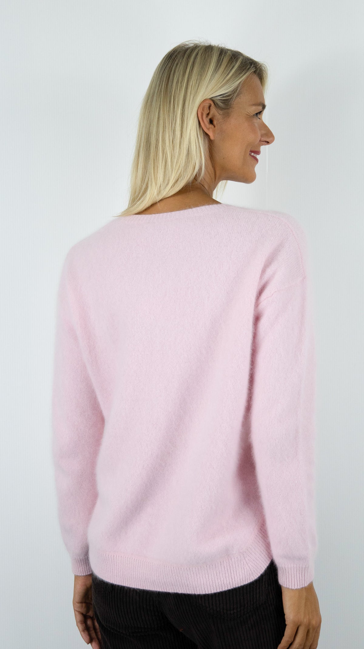 PULL COL V EN RACCOON ET ANGORA POUR FEMME ESTHEME WES2481HR-1#COLOR_56214/SAKURA ROSE