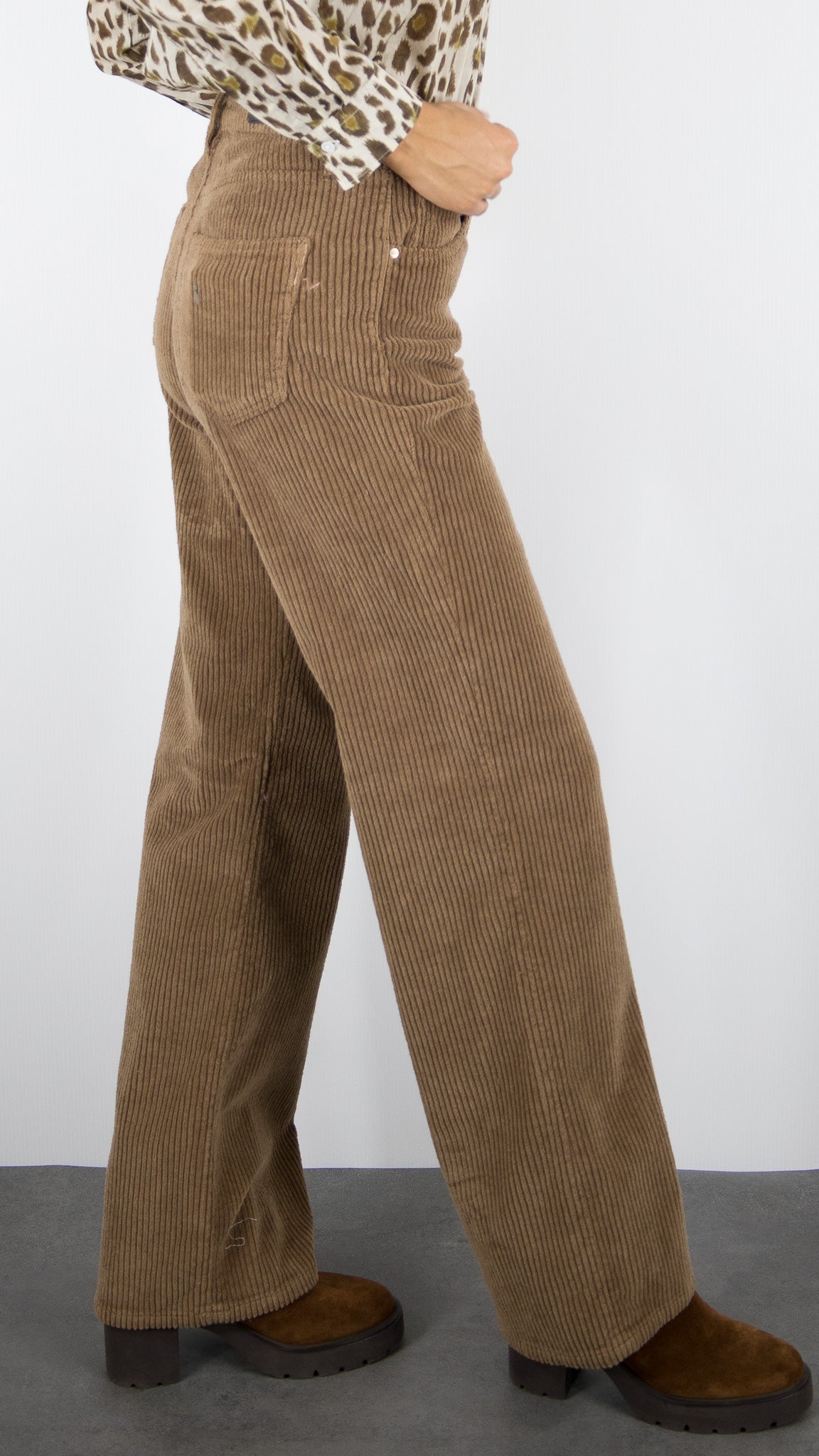 PANTALON LARGE VELOURS COTELE POUR FEMME ISLOW OSCAR CABLE CORD#COLOR_LAMA/CAMEL