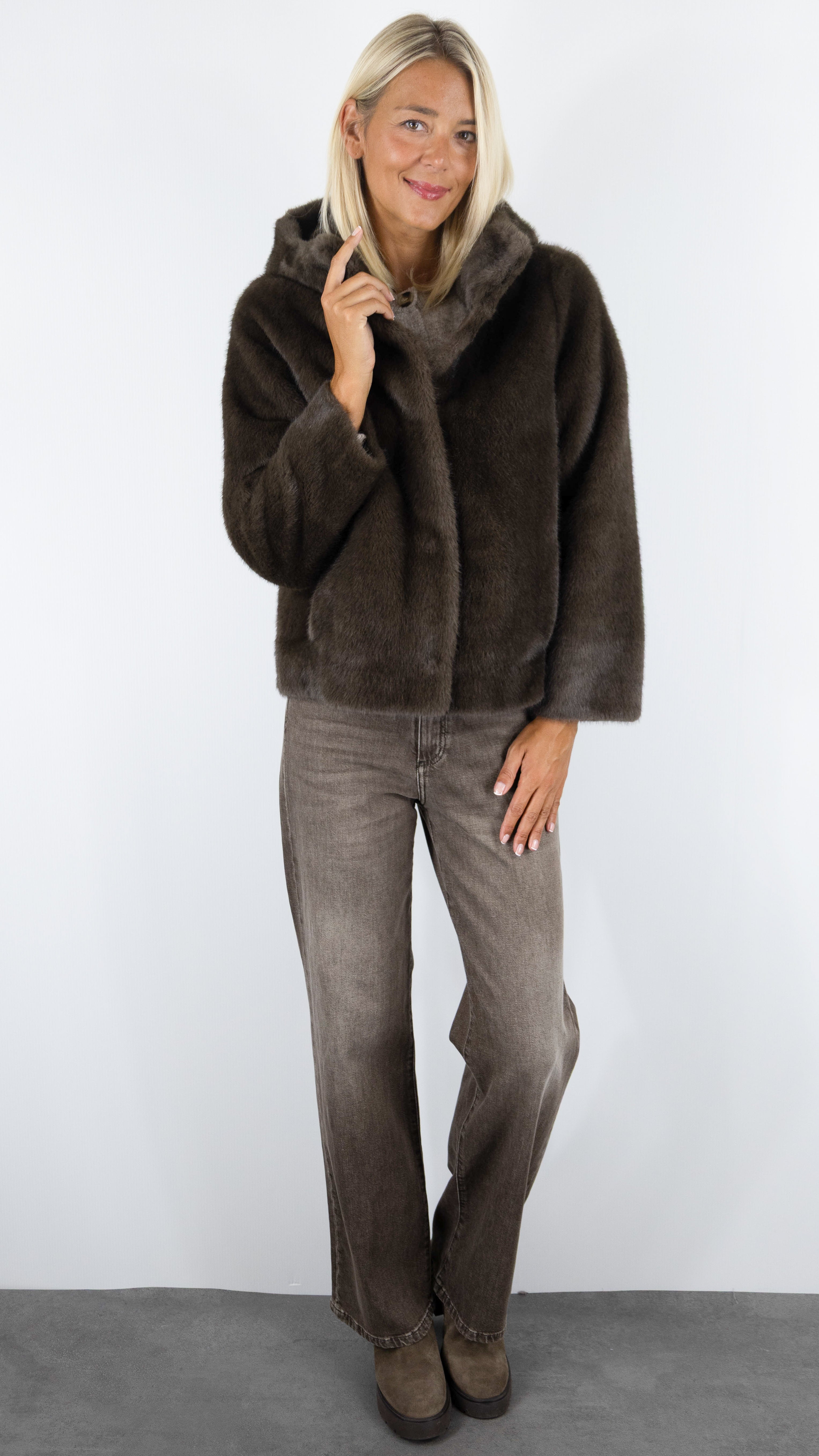 BLOUSON D'HIVER A CAPUCHE EN FAUSSE FOURRURE POUR FEMME GERARD DAREL AGATHE CIGARE CHOCO