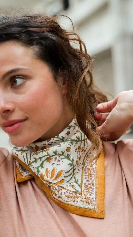 FOULARD IMPRIME EN COTON BELLEMME PALMYRE PETIT FORMAT#COLOR_CARAMEL BEURRE SALE