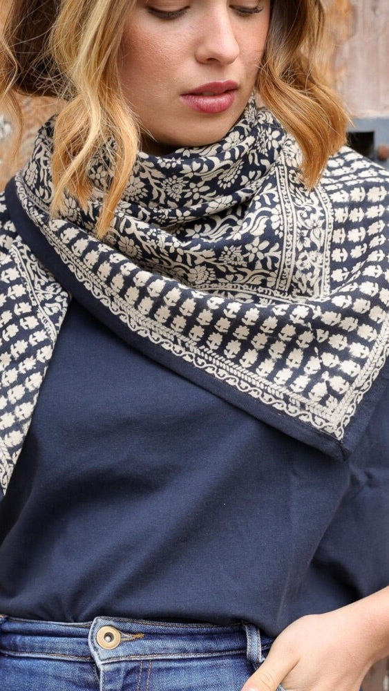 FOULARD IMPRIME FLORAUX EN COTON BELLEMME PENNY#COLOR_ENCRE