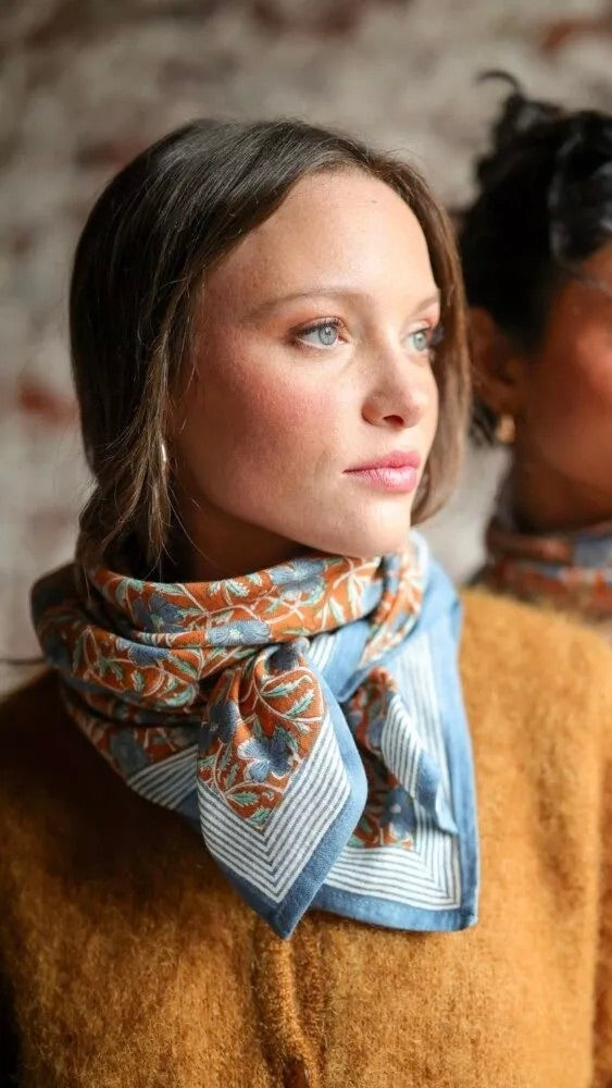 FOULARD IMPRIMÉ FLEURI BRIQUE CIEL 100% COTON FEMME PIA BELLEMME