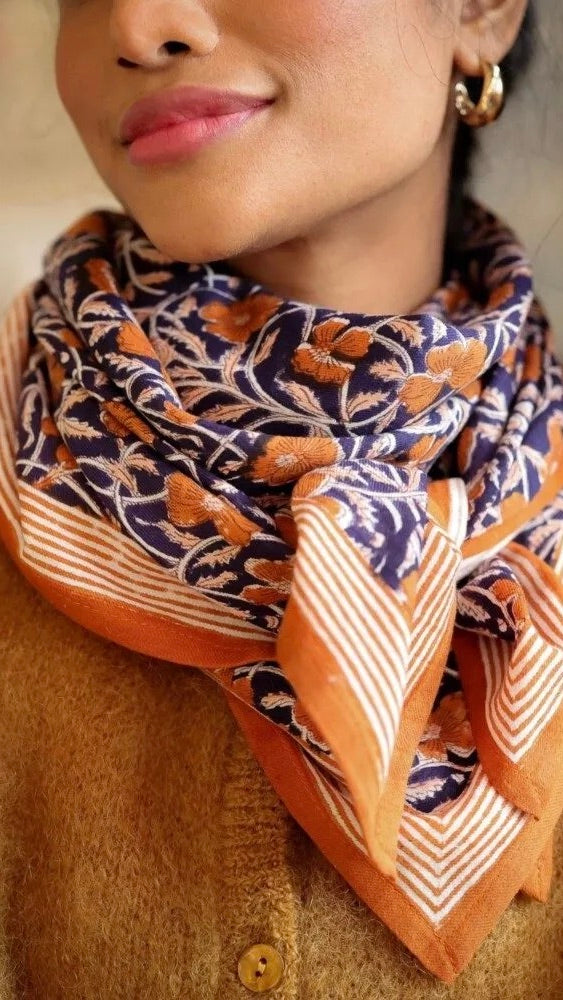 FOULARD IMPRIME EN COTON NAVY BELLEMME PIA PETIT FORMAT#COLOR_NAVY