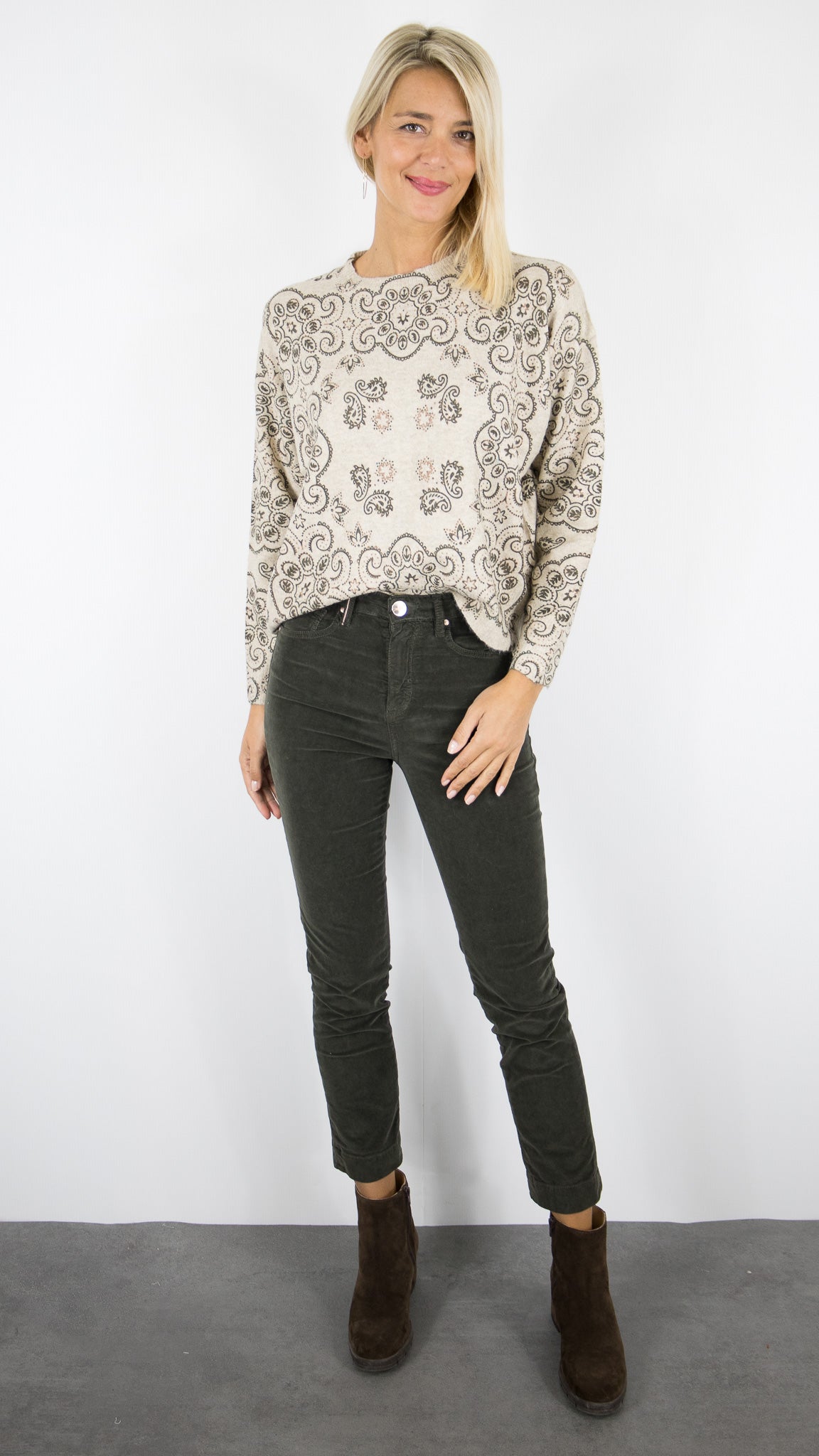 PULL DROIT MOSAIQUE TAUPE FEMME IN APRIL 1986 