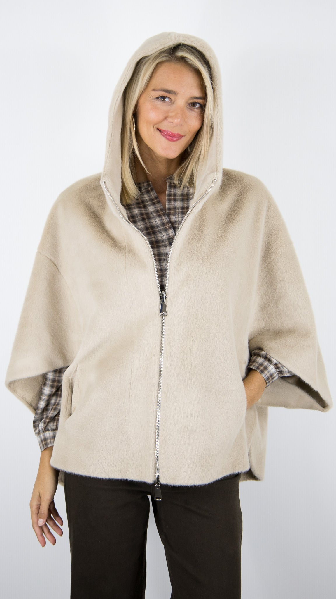 CAPE AMPLE A CAPUCHE EN FAUSSE FOURRURE LOU ANDREA PM 918#COLOR_1500/BEIGE