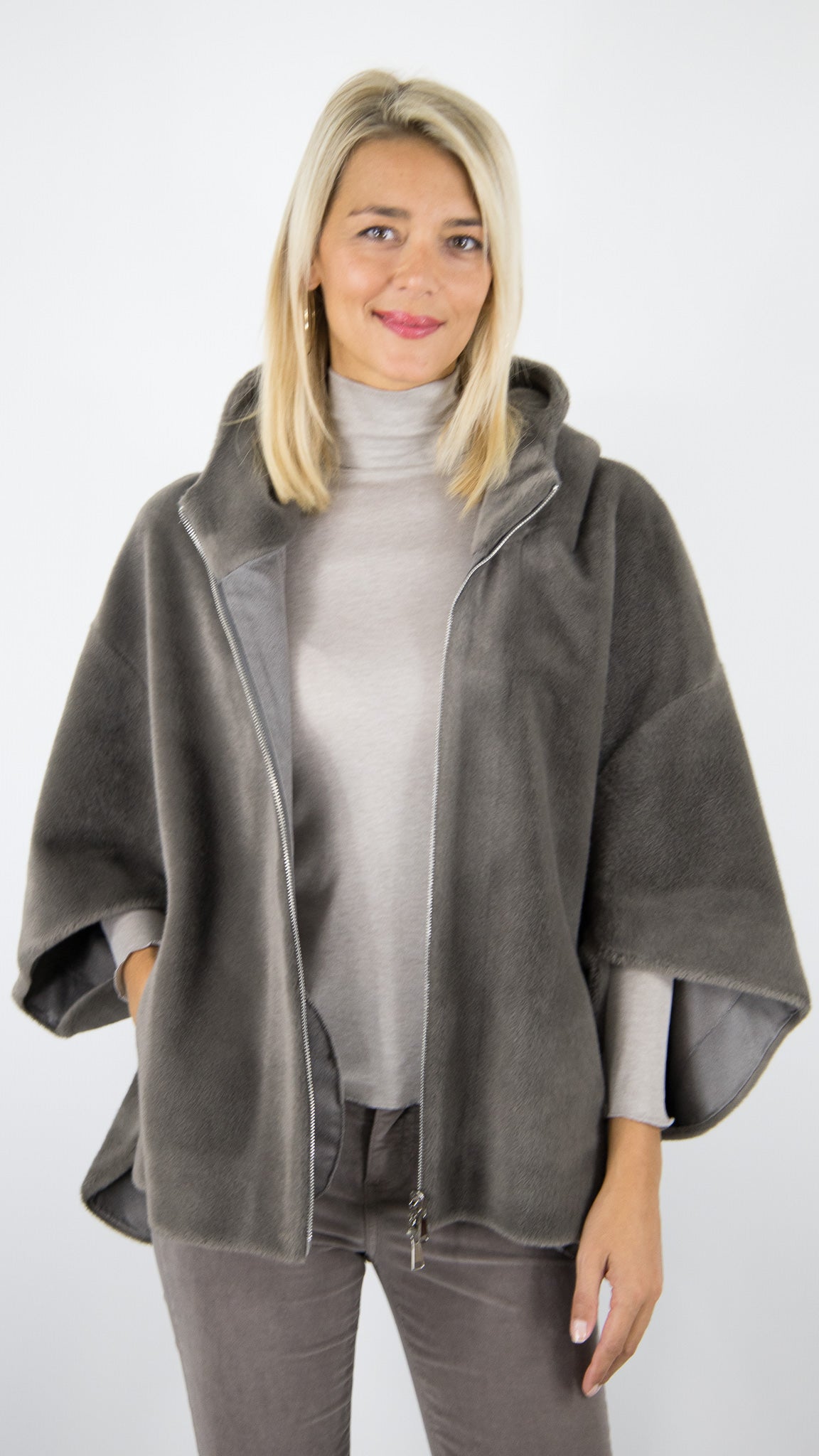 CAPE AMPLE A CAPUCHE EN FAUSSE FOURRURE LOU ANDREA PM 918#COLOR_15/TAUPE