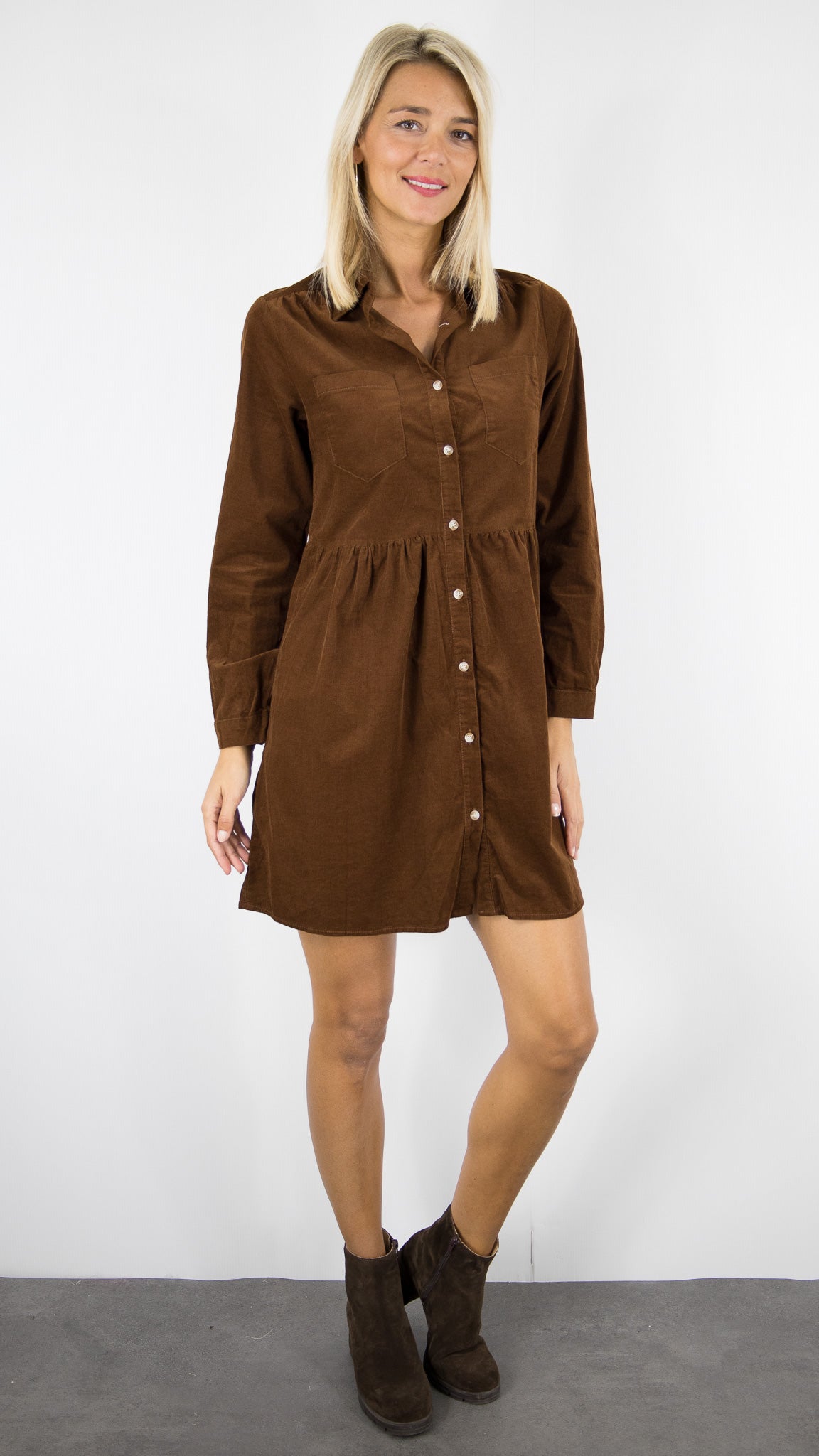 ROBE EVASEE EN VELOURS IN APRIL 1986 R5932#COLOR_CAMEL