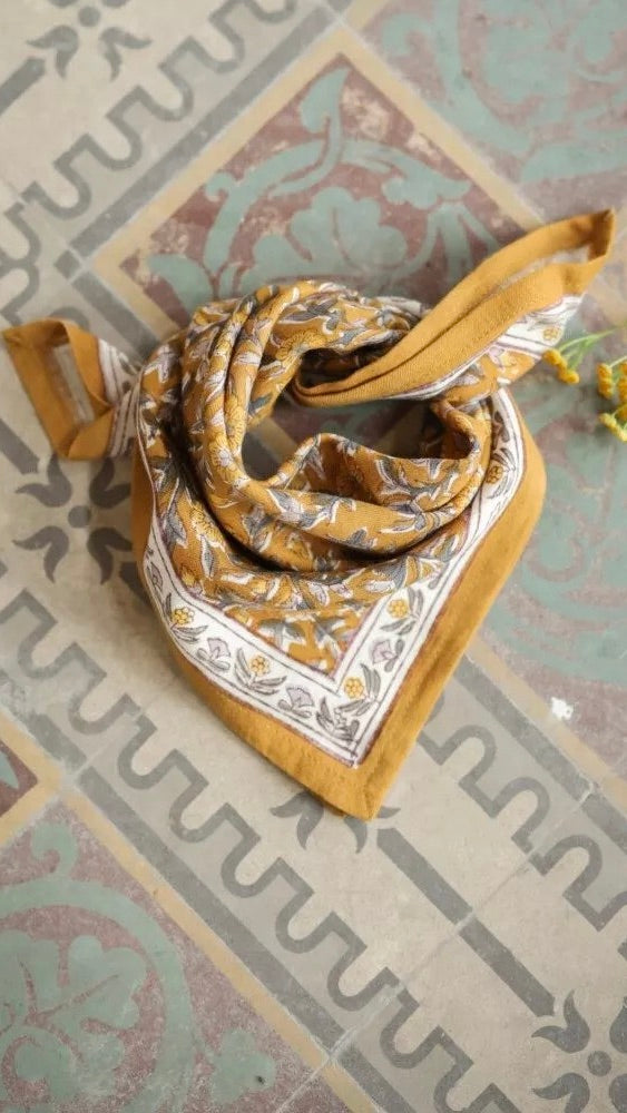 FOULARD IMPRIME FLEURI EN COTON BELLEMME SCARLETT#COLOR_GOLD