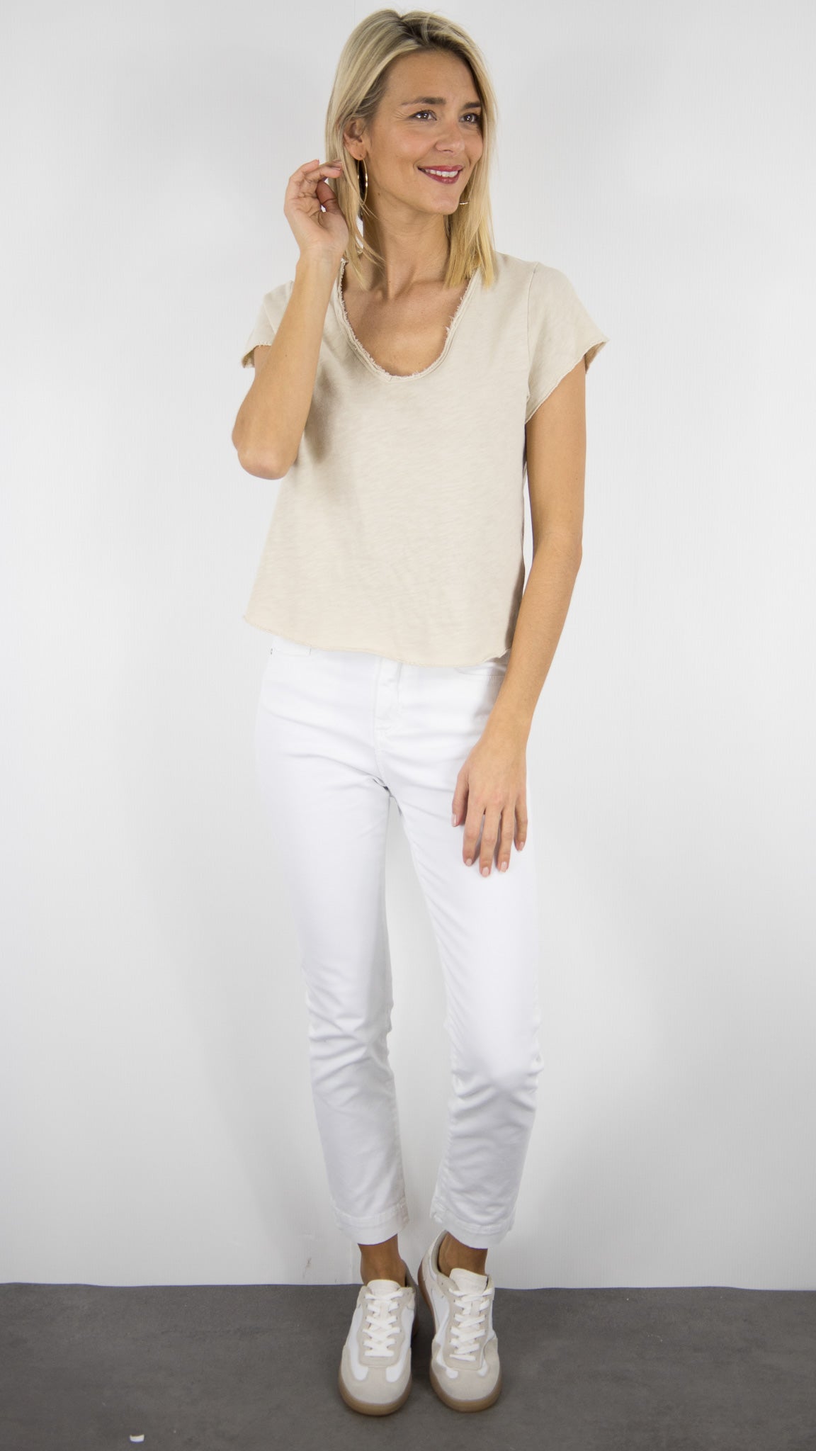 TEE-SHIRT MANCHES COURTES COL V EN COTON AMERICAN VINTAGE SONOMA#COLOR_MASTIC