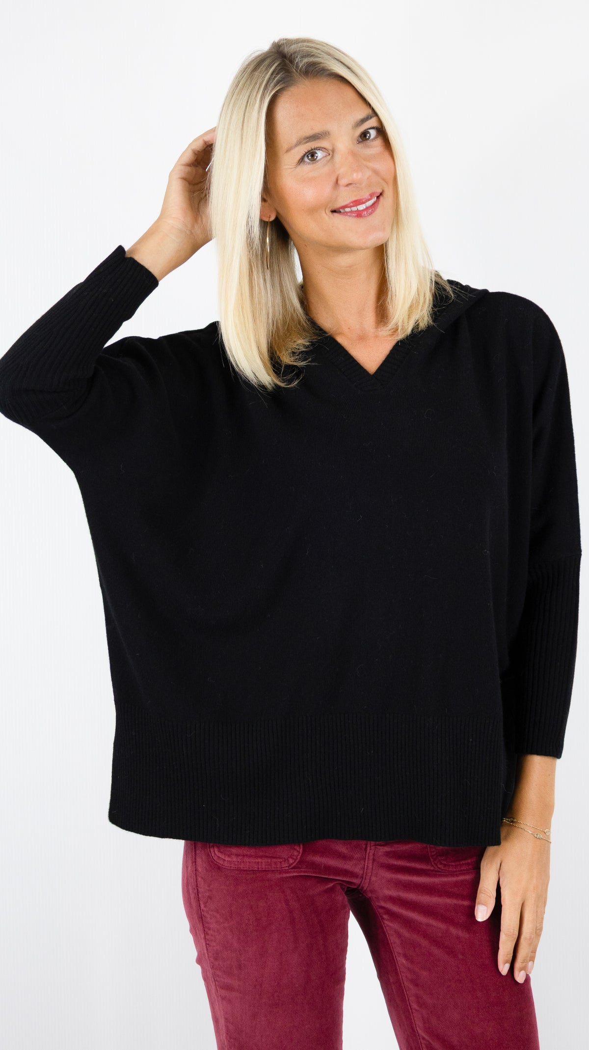PULL AMPLE A CAPUCHE POUR FEMME MAUD ET SACHA CW24M29K#COLOR_CW041/NOIR