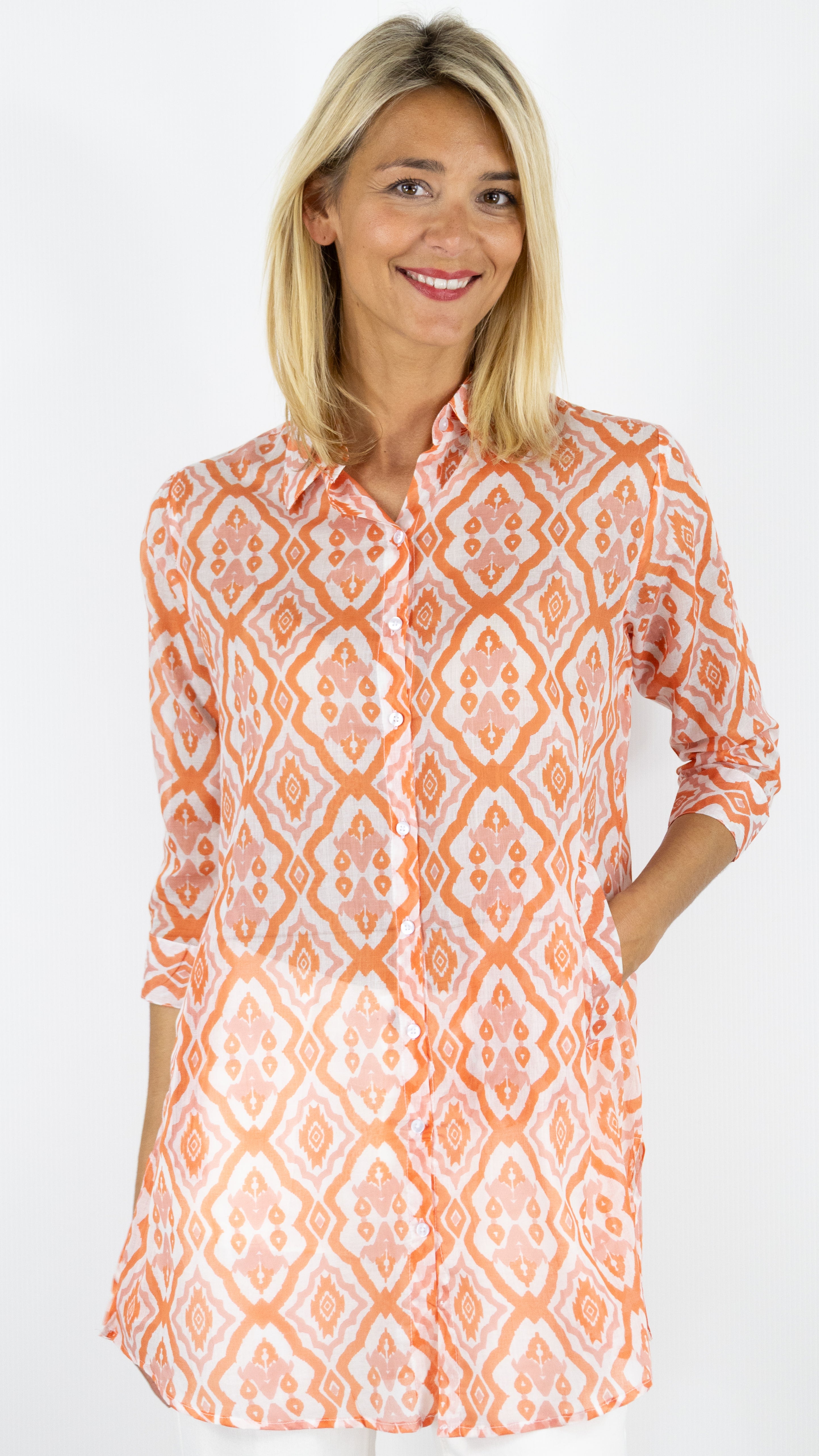 CHEMISE TUNIQUE AMPLE IMPRIMEE EN COTON TERRE ROUGE SX2524#COLOR_515Q/POUDRE