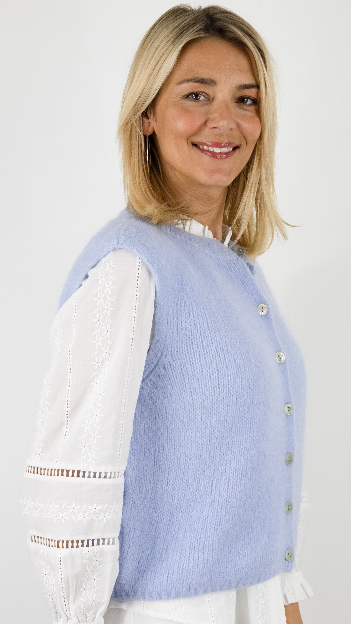 GILET SANS MANCHES BOUTONNE POUR FEMME NAIS 25069#COLOR_CIEL