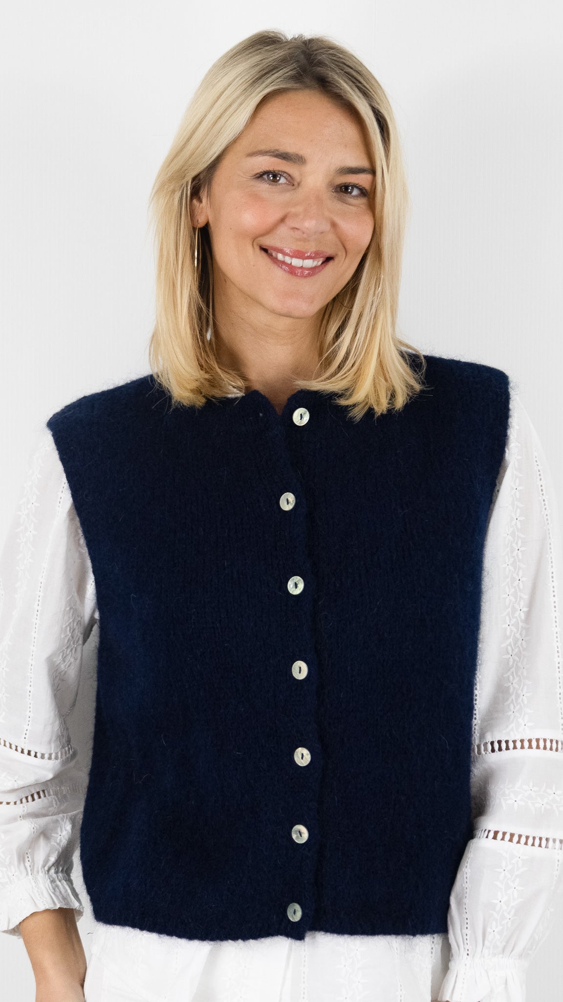 GILET SANS MANCHES BOUTONNE POUR FEMME NAIS 25069#COLOR_MARINE