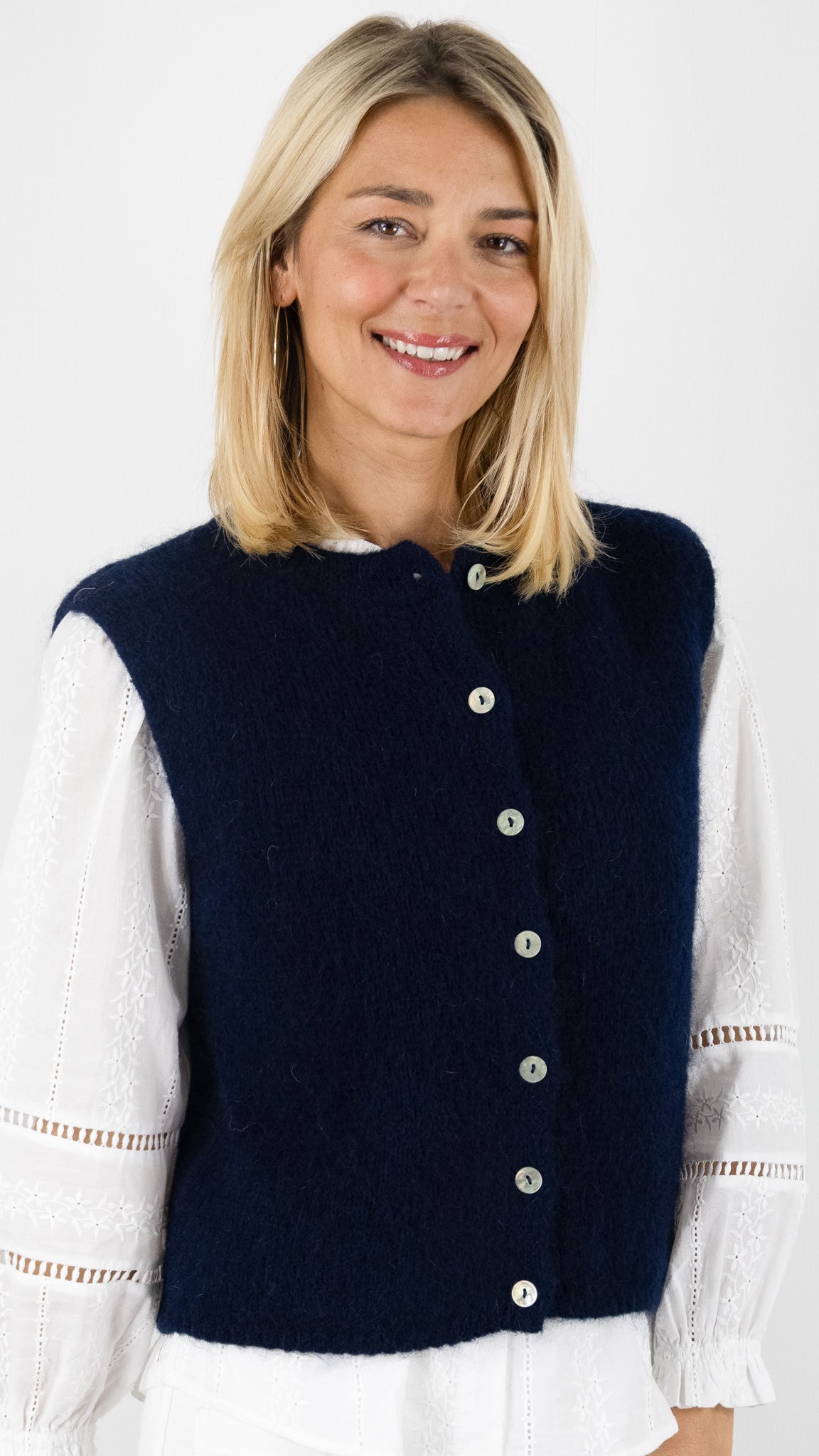GILET SANS MANCHES BOUTONNE POUR FEMME NAIS 25069#COLOR_MARINE