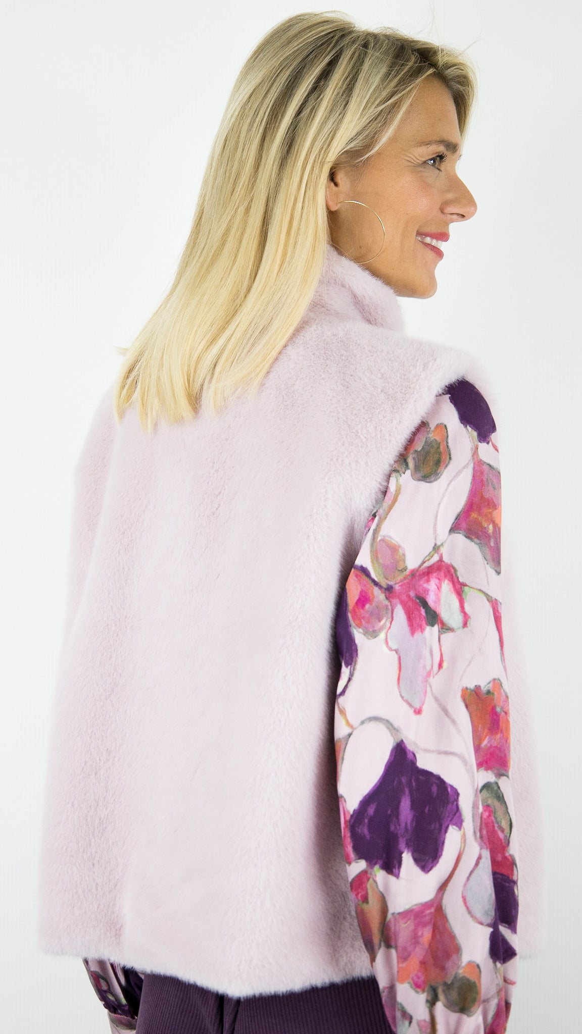 GILET SANS MANCHES EN FAUSSE FOURRURE ROSE POUDRE BIANCA TABEA 69001