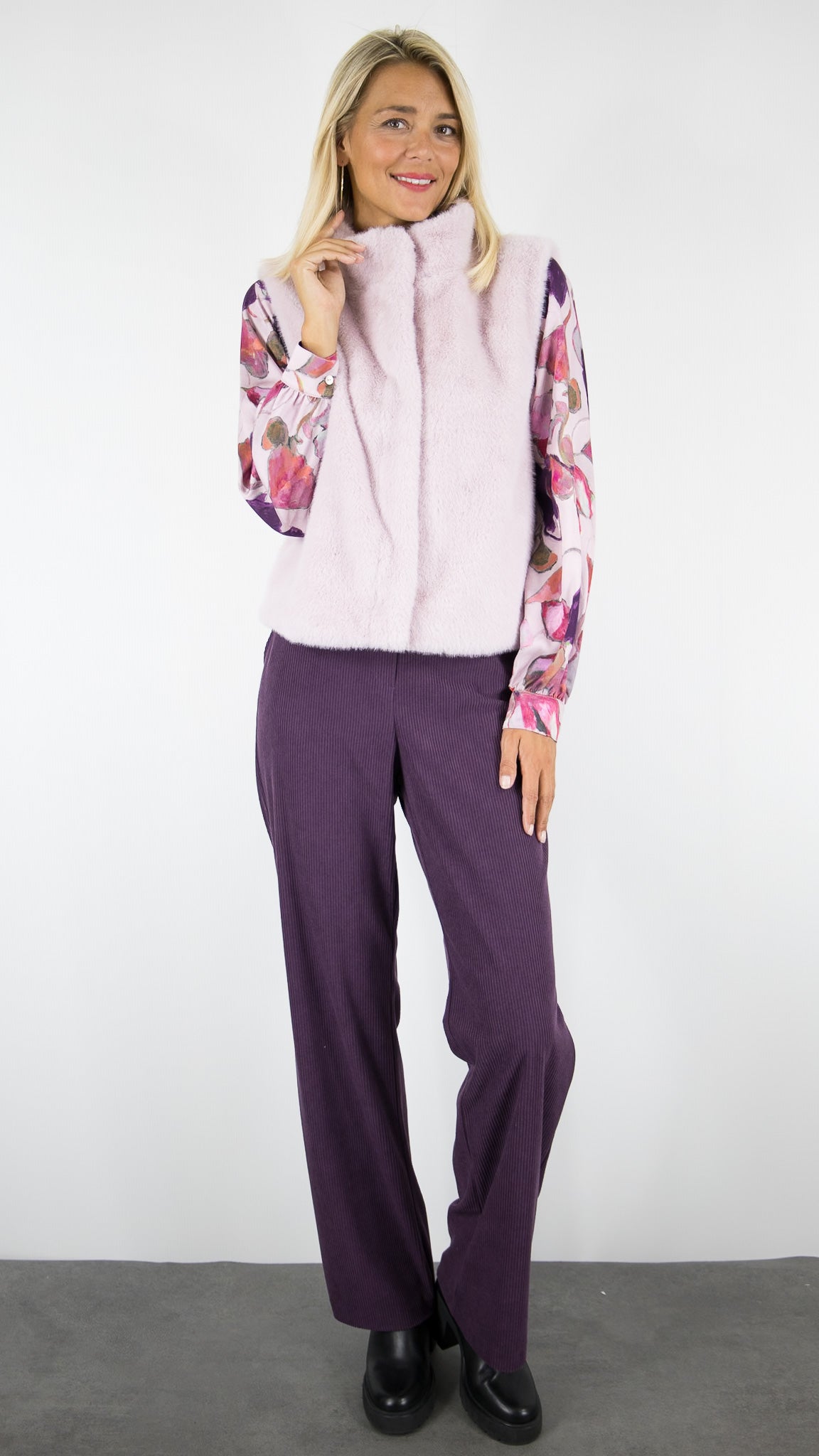 GILET SANS MANCHES EN FAUSSE FOURRURE ROSE POUDRE BIANCA TABEA 69001