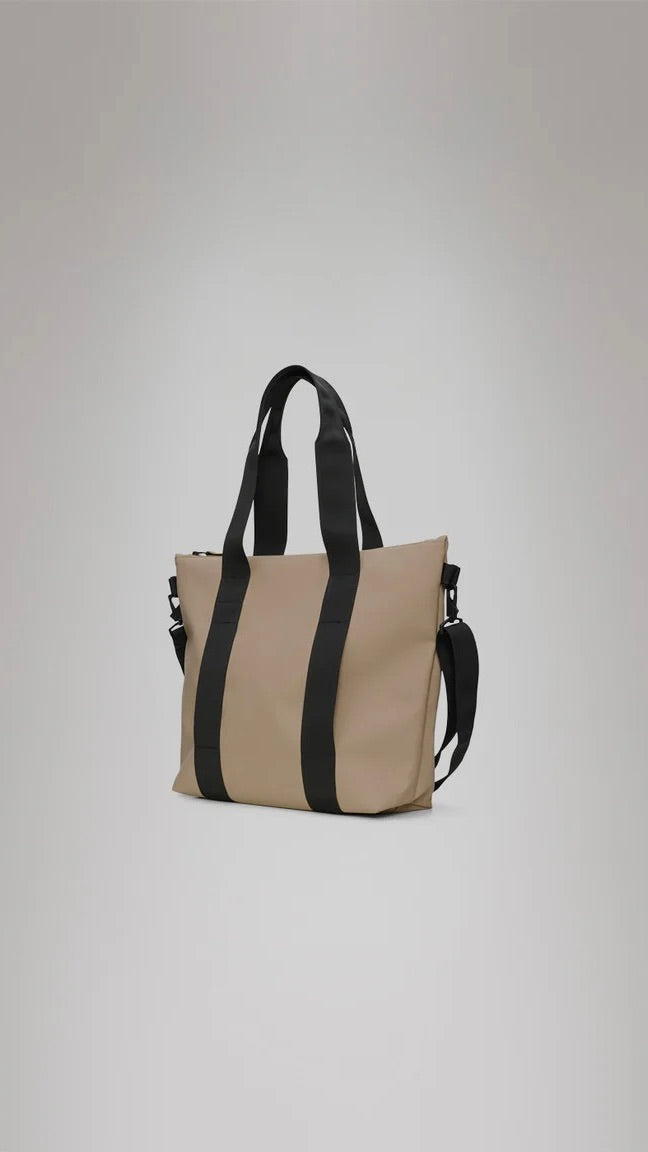SAC IMPERMEABLE  RAINS TOTE BAG MINI 14160#COLOR_133/BEIGE
