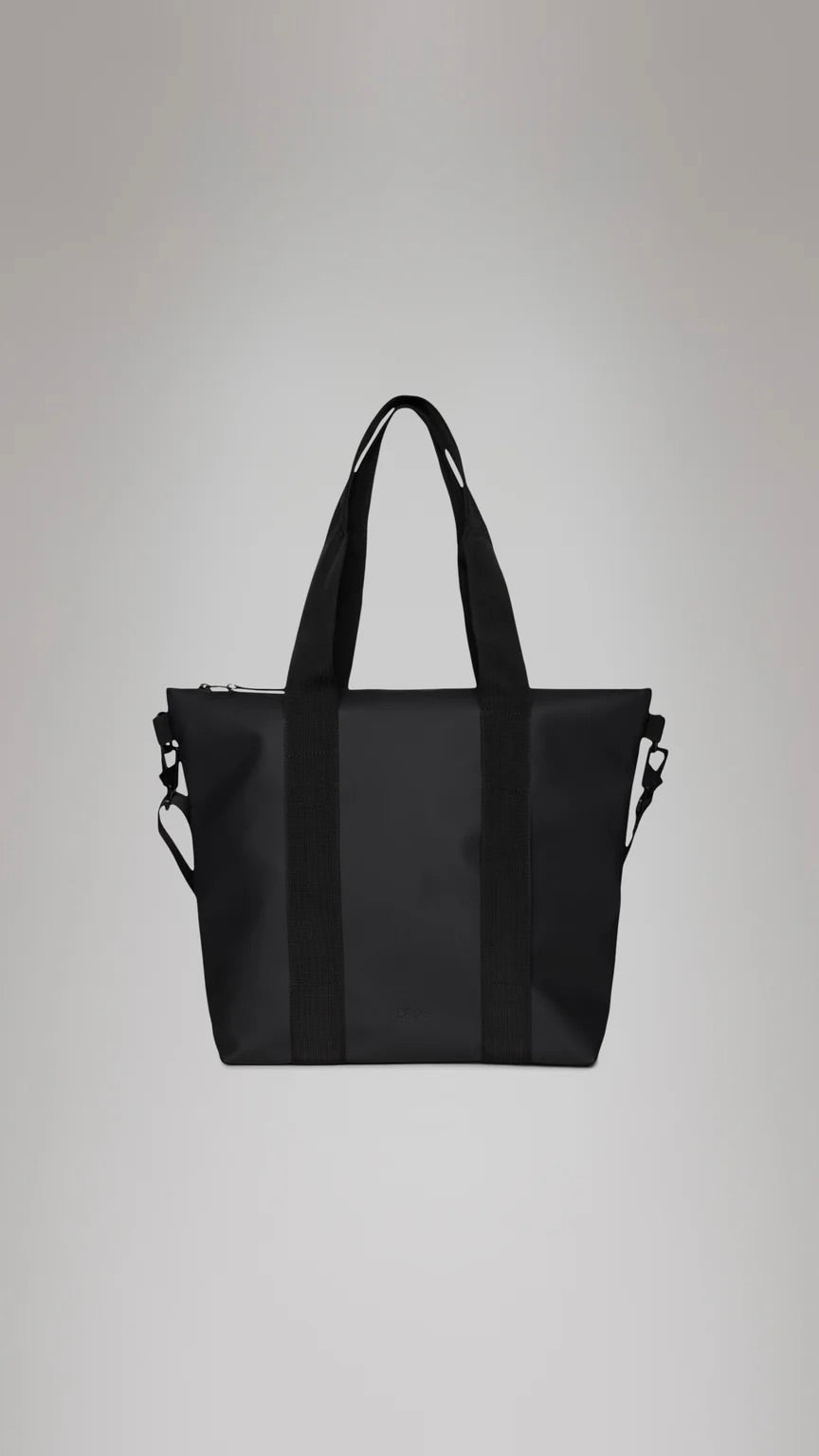 SAC IMPERMEABLE  RAINS TOTE BAG MINI 14160#COLOR_01/NOIR MAT
