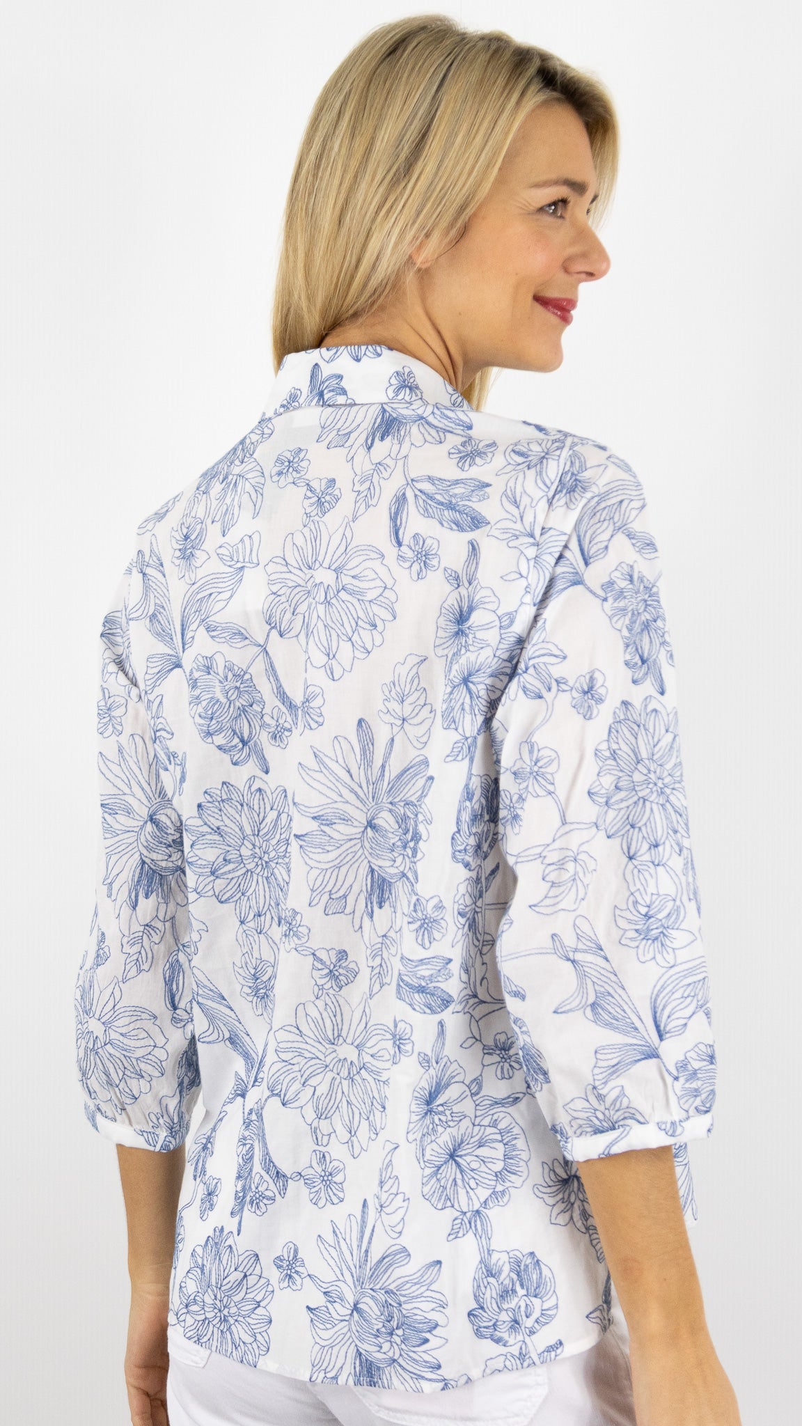 BLOUSE BRODEE FLEURIE BLEUE ET BLANCHE BRAX 94-0039 VICKY