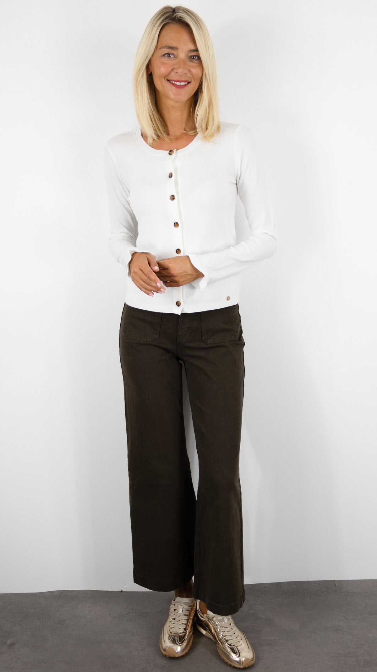GILET A BOUTONS POIGNETS VOLANTES POUR FEMME LA PETITE ETOILE MONET#COLOR_11/ECRU