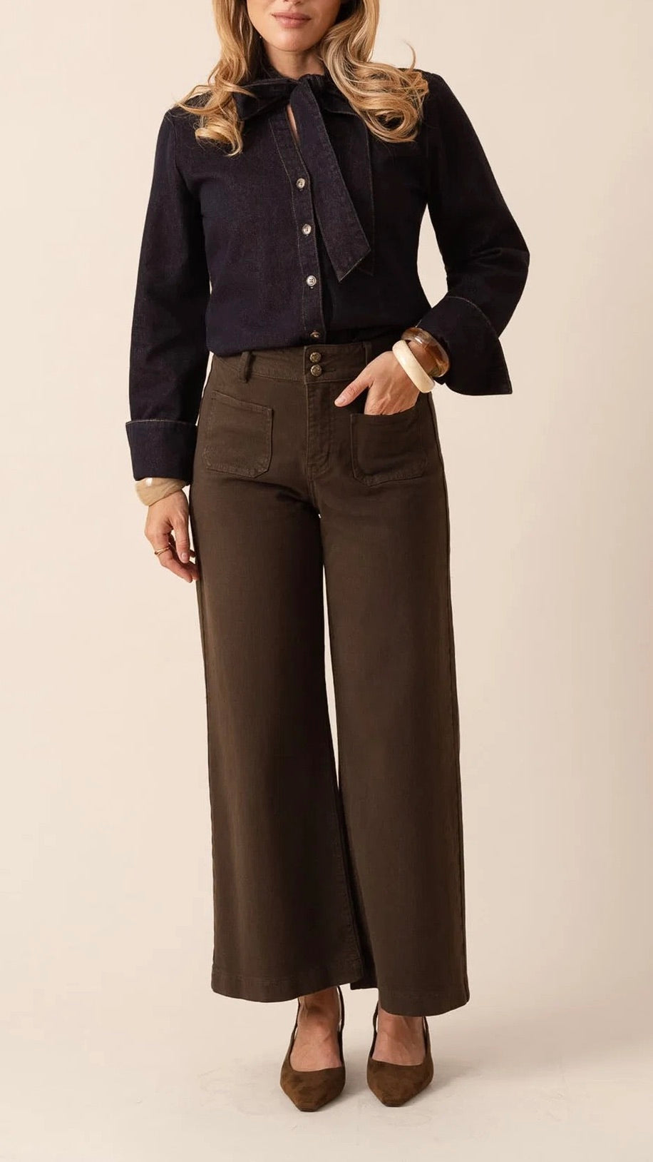 JEANS WIDE EN COTON POUR FEMME ORAIJE VIOLETTE COULEUR MARRON CHOCOLAT