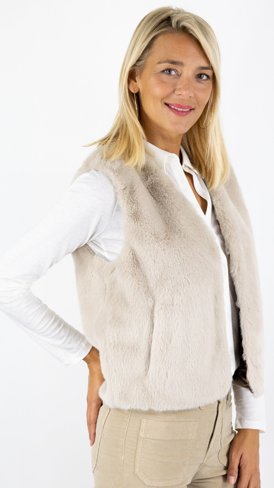 GILET SANS MANCHES EN FAUSSE FOURRURE NATUREL HARTFORD VOBBY