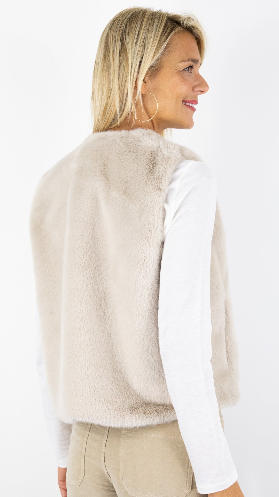GILET SANS MANCHES EN FAUSSE FOURRURE NATUREL HARTFORD VOBBY