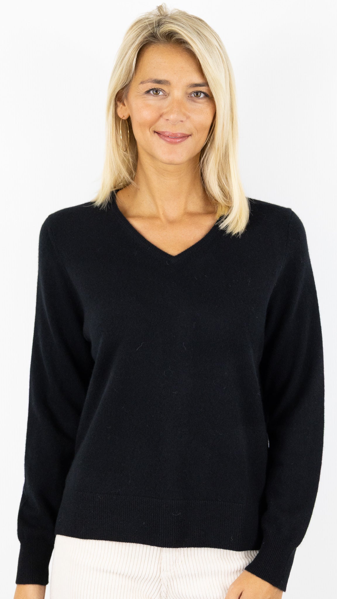 PULL COL V EN CACHEMIRE POUR FEMME#COLOR_6148/NOIR