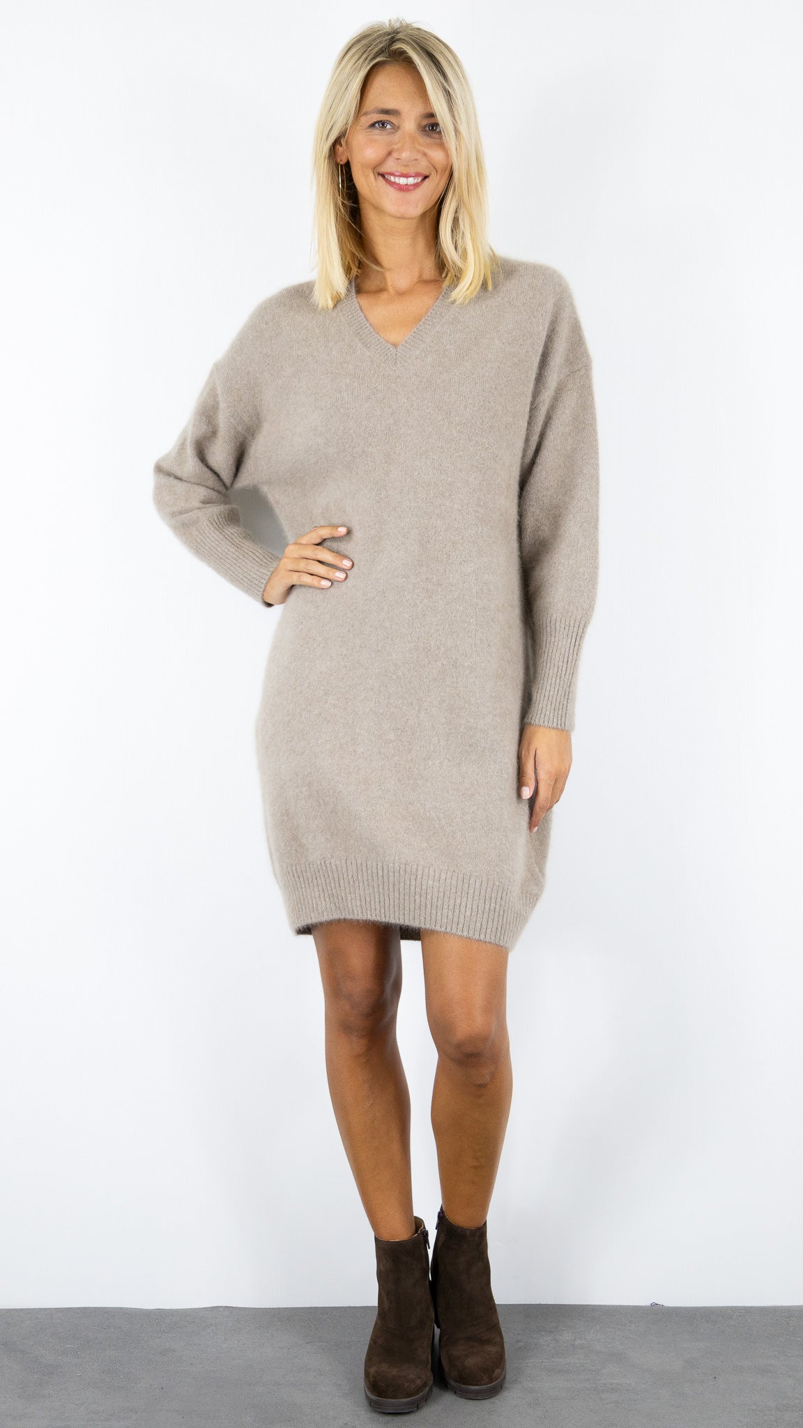 ROBE COL V EN RACCOON ESTHEME WES2411HR/1#color_23011/NOISETTE