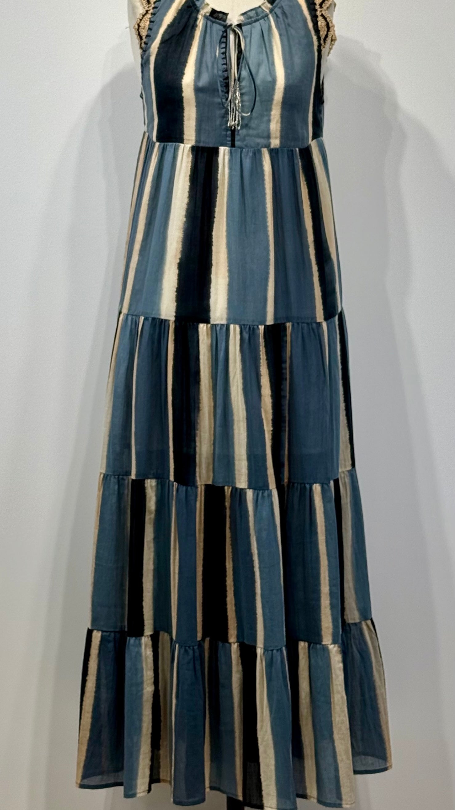 ROBE LONGUE SANS MANCHES IMPRIMEE EN COTON ZEINA GOA#COLOR_BLACK